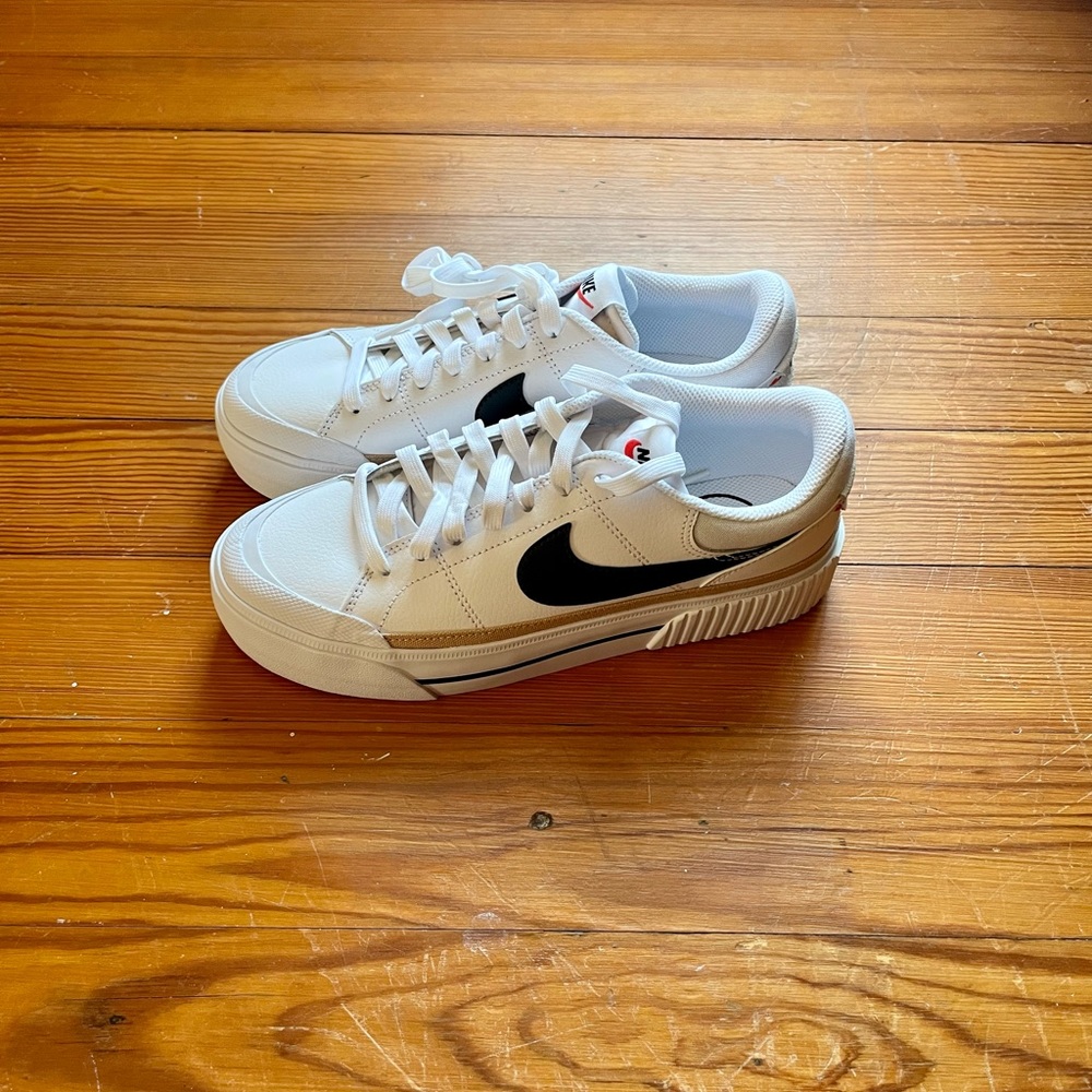 Nike Court Legacy Lift